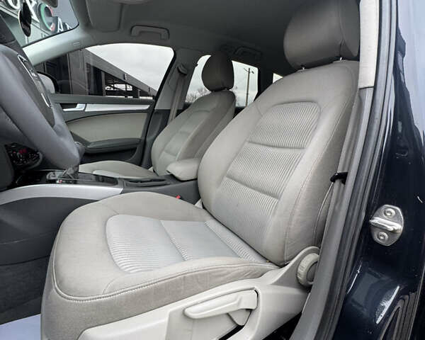 Синій Ауді А4, об'ємом двигуна 1.8 л та пробігом 240 тис. км за 8950 $, фото 54 на Automoto.ua