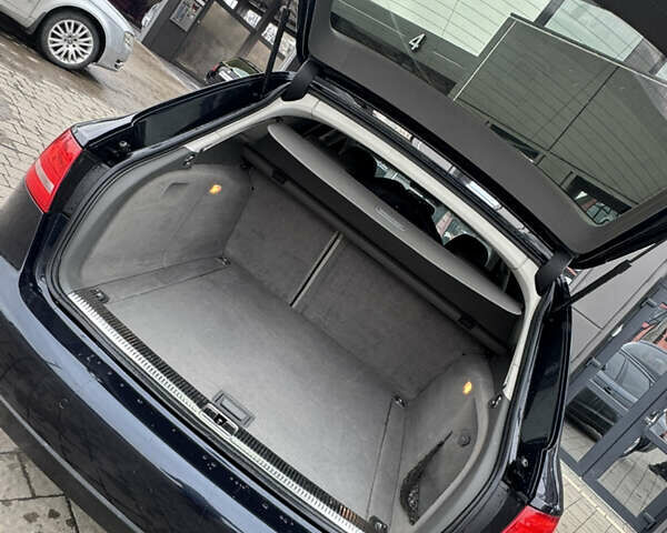 Синій Ауді А4, об'ємом двигуна 1.8 л та пробігом 240 тис. км за 8950 $, фото 63 на Automoto.ua