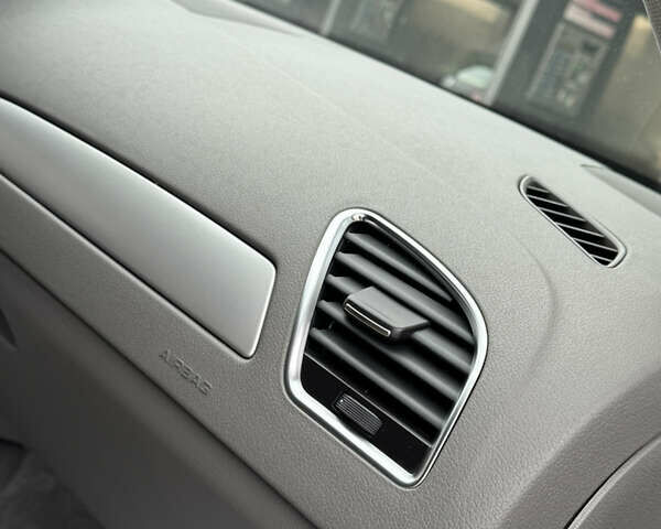 Синій Ауді А4, об'ємом двигуна 1.8 л та пробігом 240 тис. км за 8950 $, фото 76 на Automoto.ua