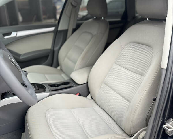 Синій Ауді А4, об'ємом двигуна 1.8 л та пробігом 240 тис. км за 8950 $, фото 36 на Automoto.ua