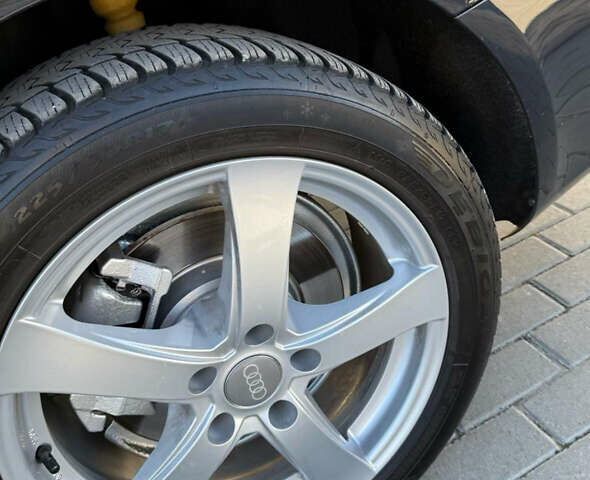 Синій Ауді А4, об'ємом двигуна 1.97 л та пробігом 274 тис. км за 10500 $, фото 4 на Automoto.ua