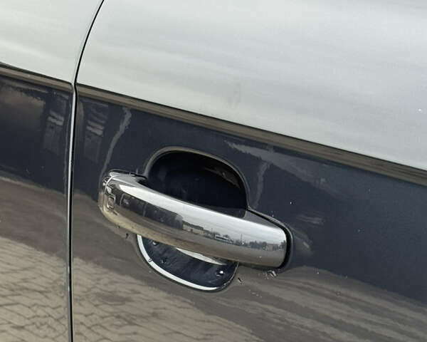 Синій Ауді А4, об'ємом двигуна 1.8 л та пробігом 240 тис. км за 8950 $, фото 18 на Automoto.ua