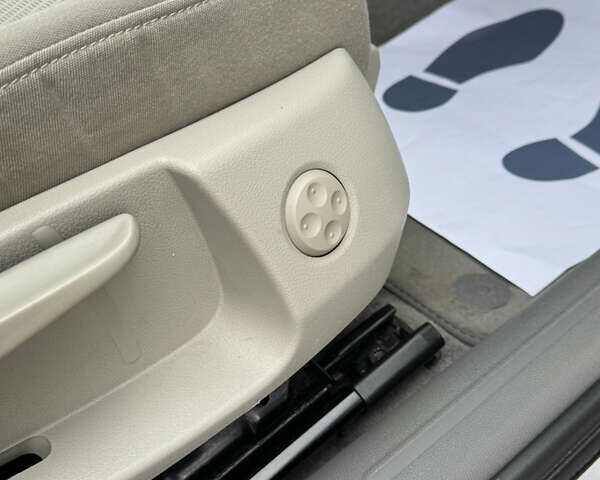 Синій Ауді А4, об'ємом двигуна 1.8 л та пробігом 240 тис. км за 8950 $, фото 73 на Automoto.ua