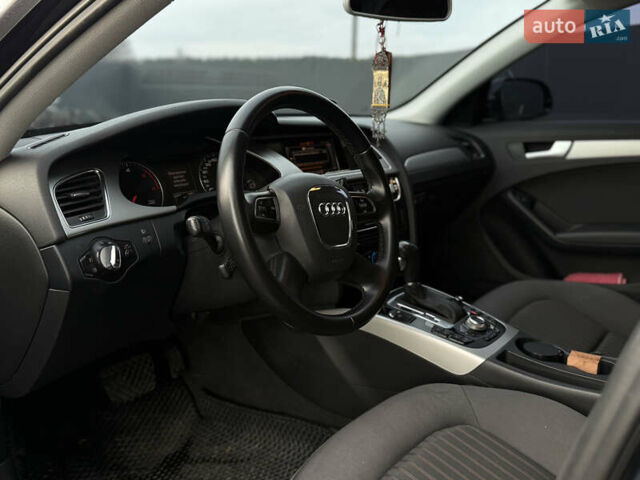 Синій Ауді А4, об'ємом двигуна 1.97 л та пробігом 275 тис. км за 10499 $, фото 25 на Automoto.ua