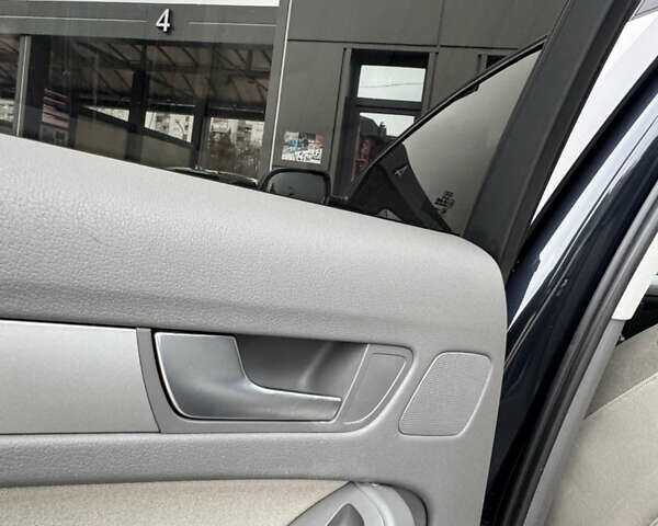 Синий Ауди А4, объемом двигателя 1.8 л и пробегом 240 тыс. км за 8750 $, фото 59 на Automoto.ua