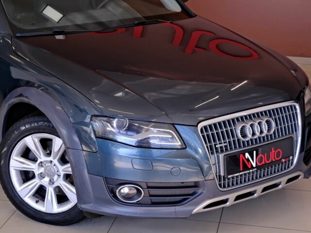 Синий Ауди А4, объемом двигателя 2 л и пробегом 160 тыс. км за 10412 $, фото 2 на Automoto.ua