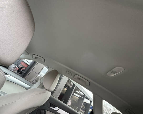 Синій Ауді А4, об'ємом двигуна 1.8 л та пробігом 240 тис. км за 8950 $, фото 57 на Automoto.ua