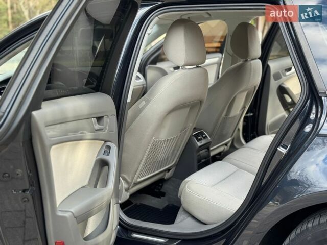 Синій Ауді А4, об'ємом двигуна 1.8 л та пробігом 240 тис. км за 8300 $, фото 39 на Automoto.ua