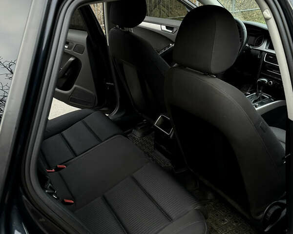 Синий Ауди А4, объемом двигателя 1.97 л и пробегом 330 тыс. км за 12100 $, фото 9 на Automoto.ua