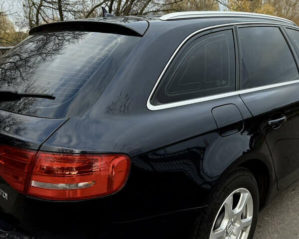 Синий Ауди А4, объемом двигателя 1.97 л и пробегом 330 тыс. км за 12100 $, фото 3 на Automoto.ua