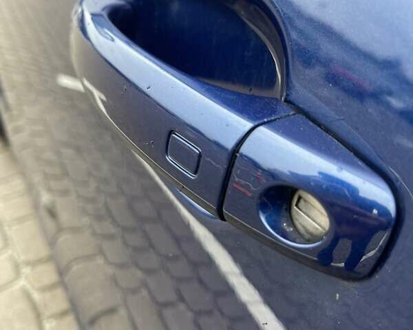 Синий Ауди А4, объемом двигателя 2 л и пробегом 262 тыс. км за 12500 $, фото 7 на Automoto.ua