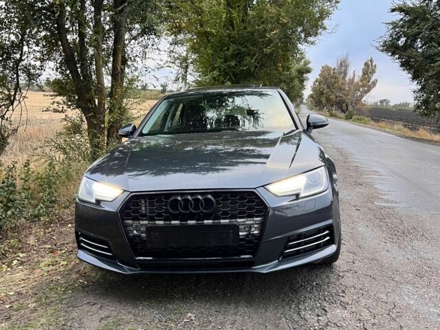 Синий Ауди А4, объемом двигателя 2 л и пробегом 290 тыс. км за 15500 $, фото 2 на Automoto.ua
