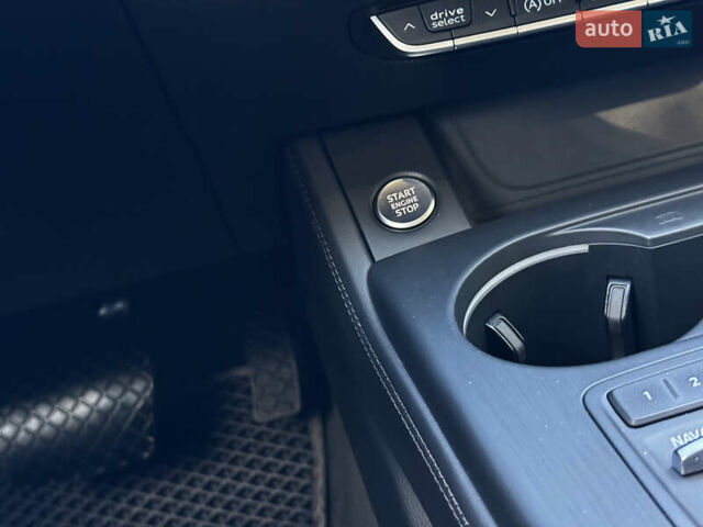 Синий Ауди А4, объемом двигателя 3 л и пробегом 210 тыс. км за 21000 $, фото 69 на Automoto.ua