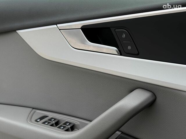 Синий Ауди А4, объемом двигателя 2 л и пробегом 262 тыс. км за 17690 $, фото 16 на Automoto.ua