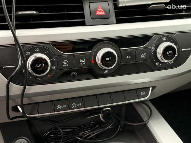 Синий Ауди А4, объемом двигателя 2 л и пробегом 262 тыс. км за 17690 $, фото 20 на Automoto.ua