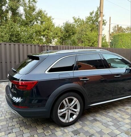 Синій Ауді А4, об'ємом двигуна 2 л та пробігом 220 тис. км за 23500 $, фото 1 на Automoto.ua
