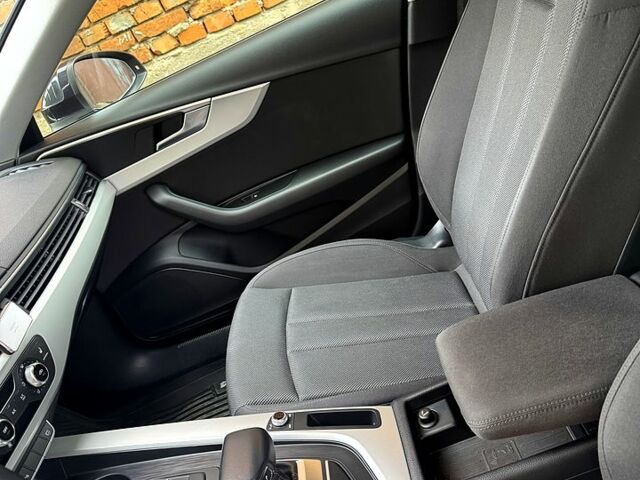 Синий Ауди А4, объемом двигателя 2 л и пробегом 190 тыс. км за 18000 $, фото 5 на Automoto.ua