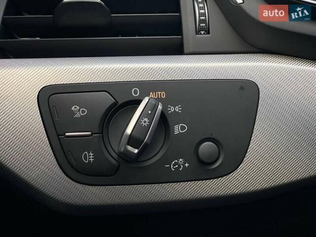 Синий Ауди А4, объемом двигателя 1.97 л и пробегом 235 тыс. км за 19990 $, фото 30 на Automoto.ua