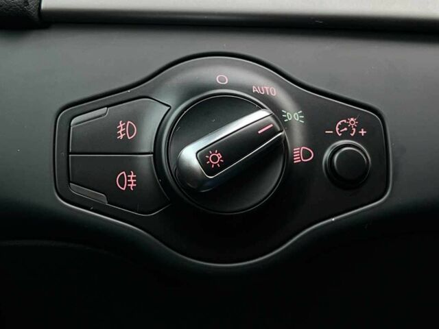 Синій Ауді А4, об'ємом двигуна 2 л та пробігом 127 тис. км за 12800 $, фото 17 на Automoto.ua