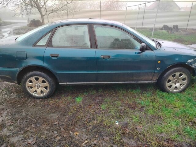 Зеленый Ауди А4, объемом двигателя 1.9 л и пробегом 345 тыс. км за 1150 $, фото 2 на Automoto.ua