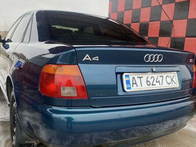Зелений Ауді А4, об'ємом двигуна 1.6 л та пробігом 300 тис. км за 2554 $, фото 1 на Automoto.ua