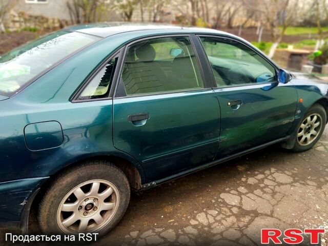 Зелений Ауді А4, об'ємом двигуна 1.6 л та пробігом 0 тис. км за 2000 $, фото 3 на Automoto.ua