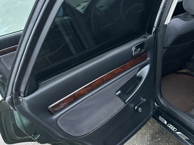 Зеленый Ауди А4, объемом двигателя 1.9 л и пробегом 500 тыс. км за 2850 $, фото 8 на Automoto.ua