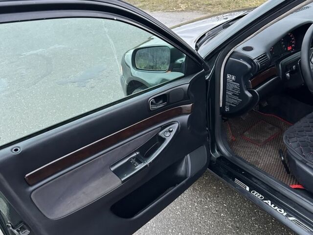 Зеленый Ауди А4, объемом двигателя 1.9 л и пробегом 500 тыс. км за 2850 $, фото 6 на Automoto.ua