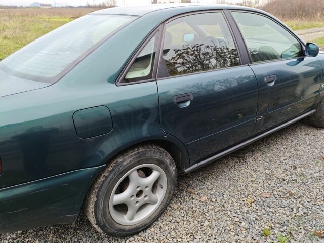 Зеленый Ауди А4, объемом двигателя 1.9 л и пробегом 420 тыс. км за 2000 $, фото 1 на Automoto.ua