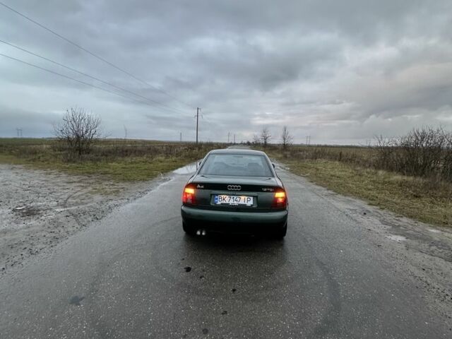 Зеленый Ауди А4, объемом двигателя 1.9 л и пробегом 500 тыс. км за 2850 $, фото 14 на Automoto.ua