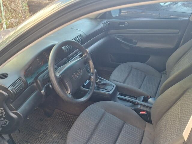 Зеленый Ауди А4, объемом двигателя 1.6 л и пробегом 310 тыс. км за 1662 $, фото 4 на Automoto.ua