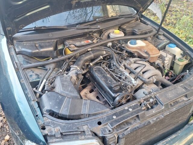 Зеленый Ауди А4, объемом двигателя 1.6 л и пробегом 310 тыс. км за 1662 $, фото 7 на Automoto.ua