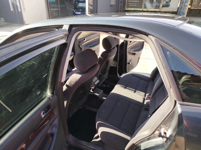 Зелений Ауді А4, об'ємом двигуна 1.9 л та пробігом 370 тис. км за 3300 $, фото 7 на Automoto.ua