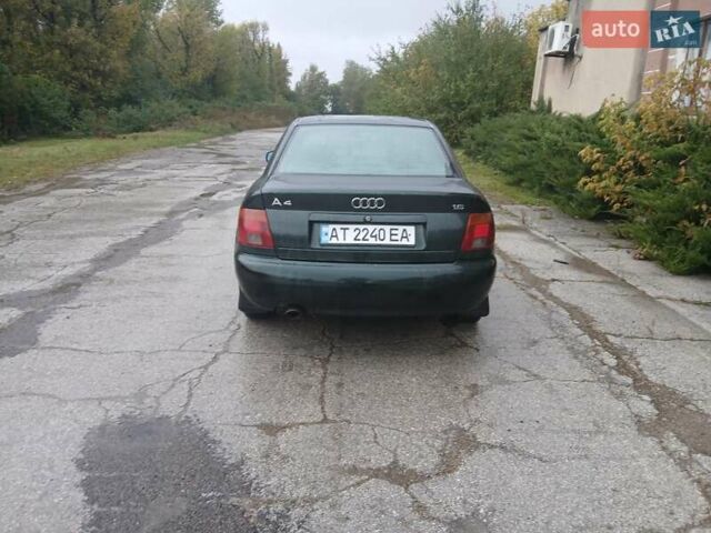 Зеленый Ауди А4, объемом двигателя 1.6 л и пробегом 300 тыс. км за 2350 $, фото 1 на Automoto.ua