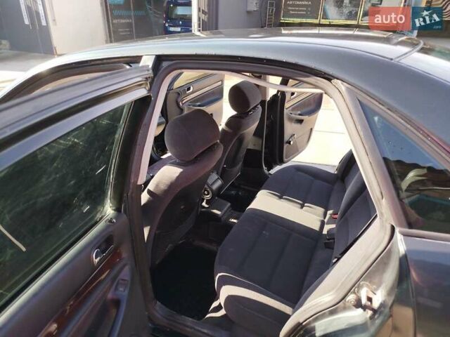 Зеленый Ауди А4, объемом двигателя 1.9 л и пробегом 370 тыс. км за 3300 $, фото 6 на Automoto.ua