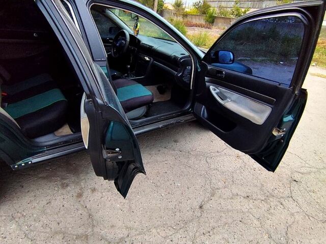 Зеленый Ауди А4, объемом двигателя 1.8 л и пробегом 320 тыс. км за 3600 $, фото 9 на Automoto.ua