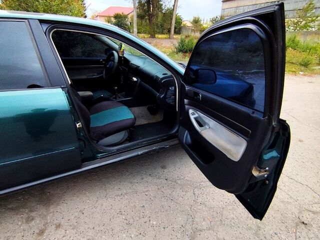 Зеленый Ауди А4, объемом двигателя 1.8 л и пробегом 320 тыс. км за 3600 $, фото 11 на Automoto.ua