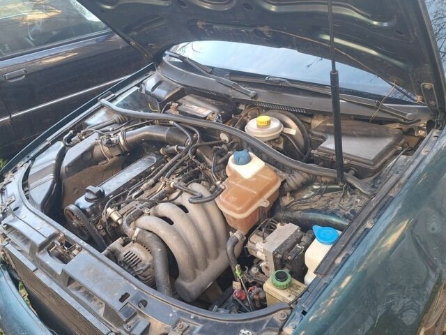 Зеленый Ауди А4, объемом двигателя 1.6 л и пробегом 310 тыс. км за 1662 $, фото 6 на Automoto.ua