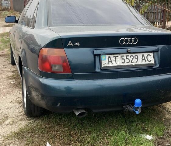 Зелений Ауді А4, об'ємом двигуна 1.8 л та пробігом 500 тис. км за 1800 $, фото 1 на Automoto.ua