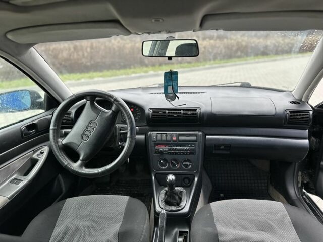 Зелений Ауді А4, об'ємом двигуна 1.8 л та пробігом 322 тис. км за 2199 $, фото 5 на Automoto.ua