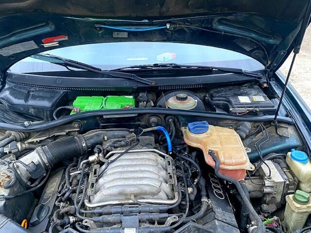Зелений Ауді А4, об'ємом двигуна 2.6 л та пробігом 269 тис. км за 3500 $, фото 8 на Automoto.ua