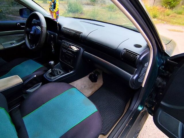 Зеленый Ауди А4, объемом двигателя 1.8 л и пробегом 320 тыс. км за 3600 $, фото 10 на Automoto.ua