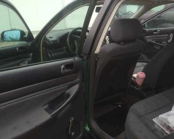 Зеленый Ауди А4, объемом двигателя 1.9 л и пробегом 325 тыс. км за 3600 $, фото 5 на Automoto.ua