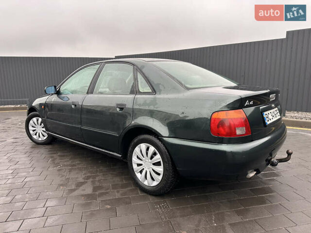 Зелений Ауді А4, об'ємом двигуна 1.8 л та пробігом 299 тис. км за 2350 $, фото 1 на Automoto.ua