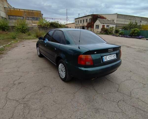 Ауди А4 1996 в Софиевке на Automoto.ua Зеленый Ауди А4, объемом двигателя 1.8 л и пробегом 320 тыс. км за 3600 $, фото 3 на Automoto.ua