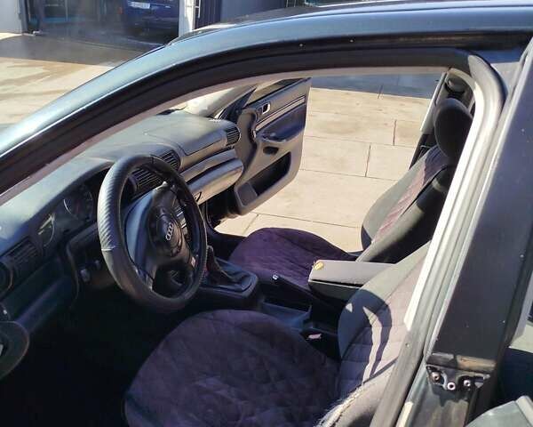 Зеленый Ауди А4, объемом двигателя 1.9 л и пробегом 370 тыс. км за 3300 $, фото 5 на Automoto.ua