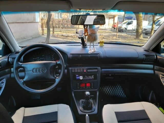 Зеленый Ауди А4, объемом двигателя 1 л и пробегом 347 тыс. км за 2500 $, фото 4 на Automoto.ua