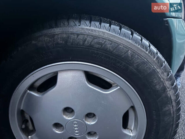 Зеленый Ауди А4, объемом двигателя 1.8 л и пробегом 318 тыс. км за 3400 $, фото 12 на Automoto.ua