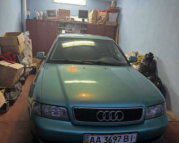 Зеленый Ауди А4, объемом двигателя 1.8 л и пробегом 318 тыс. км за 3400 $, фото 5 на Automoto.ua