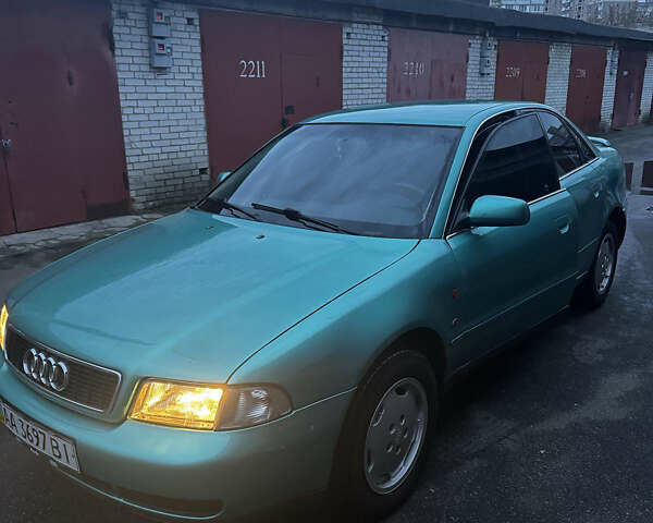 Зеленый Ауди А4, объемом двигателя 1.8 л и пробегом 318 тыс. км за 3400 $, фото 2 на Automoto.ua